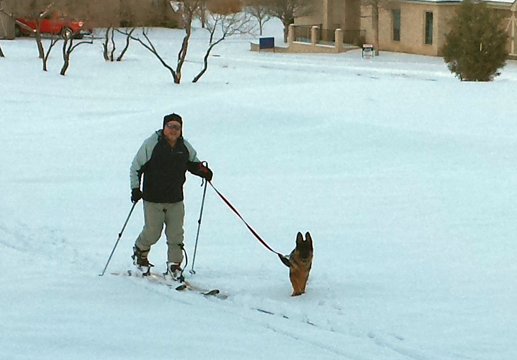 photo: Jäger with Bob Skiing La Paloma Golf Course.